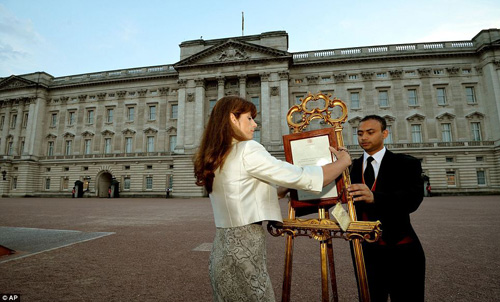 Công nương Anh hạ sinh bé trai trong niềm vui vỡ òa của vương quốc Anh | Kate Middleton,Kate Middleton sinh con,con trai Kate Middleton