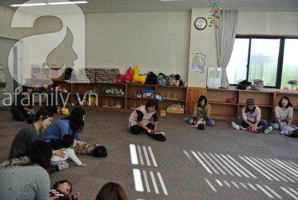 &quot;Đột nhập&quot; lớp dạy cách chơi với con cực hay của mẹ Nhật tại Tokyo 7