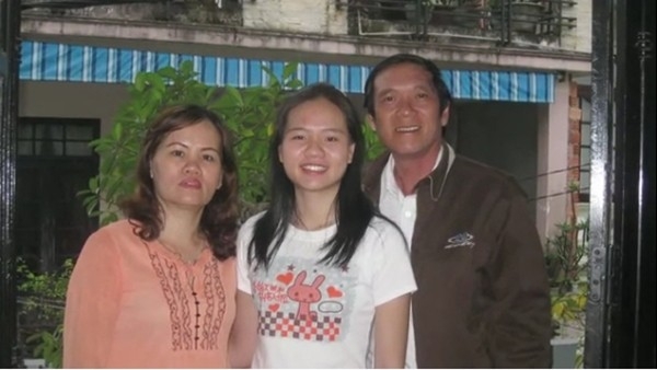 Xúc động clip nữ sinh mong được về Việt Nam gặp bố ung thư 3