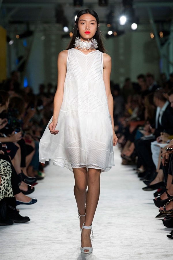 Little White Dress - chiếc váy &quot;quyền lực&quot; của phái đẹp Hè 2013 1
