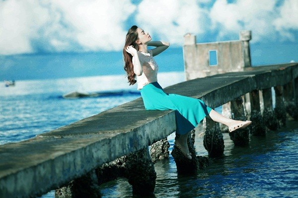 Hồ Ngọc Hà đẹp như tranh trong MV quay ở biển và rừng 7