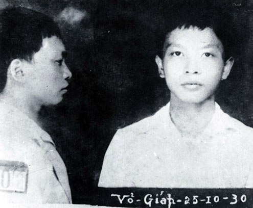 Năm 1930, khi mới 19 tuổi, trong sự kiện Xô Viết Nghệ Tĩnh, Võ Nguyên Giáp bị bắt và giam ở nhà lao Thừa Phủ (Huế).