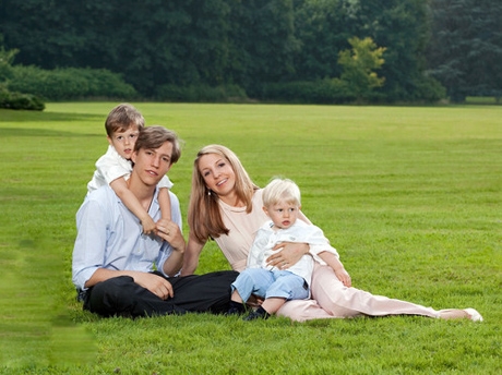 Bức ảnh mới được chụp của gia đình hoàng tử Louis.