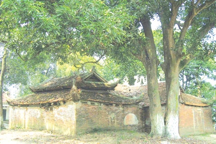 Đình làng thị trấn Yên Lạc, nơi chứng kiến bao sự đổi thay của làng.