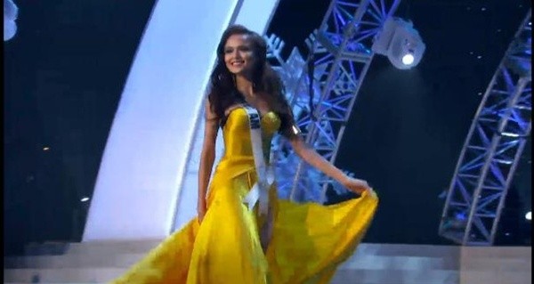 Diễm Hương rực rỡ tại bán kết Miss Universe 2012 5