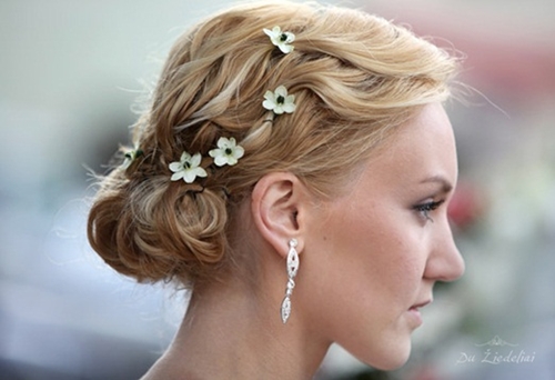 Những kiểu tóc tuyệt đẹp cho cô dâu mùa hè 7