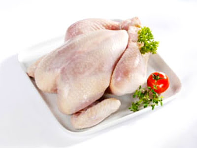 Thịt gà phải ráo nước, làm mát trong phòng lạnh trước khi cấp đông.