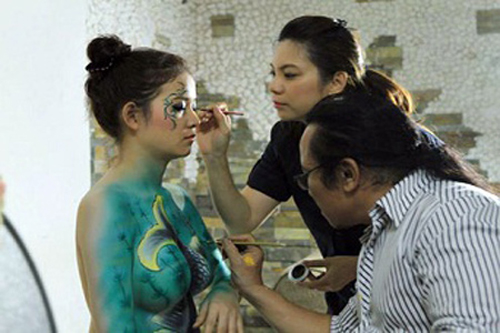 Mỹ nhân Việt sẵn sàng nude 100% cho body painting