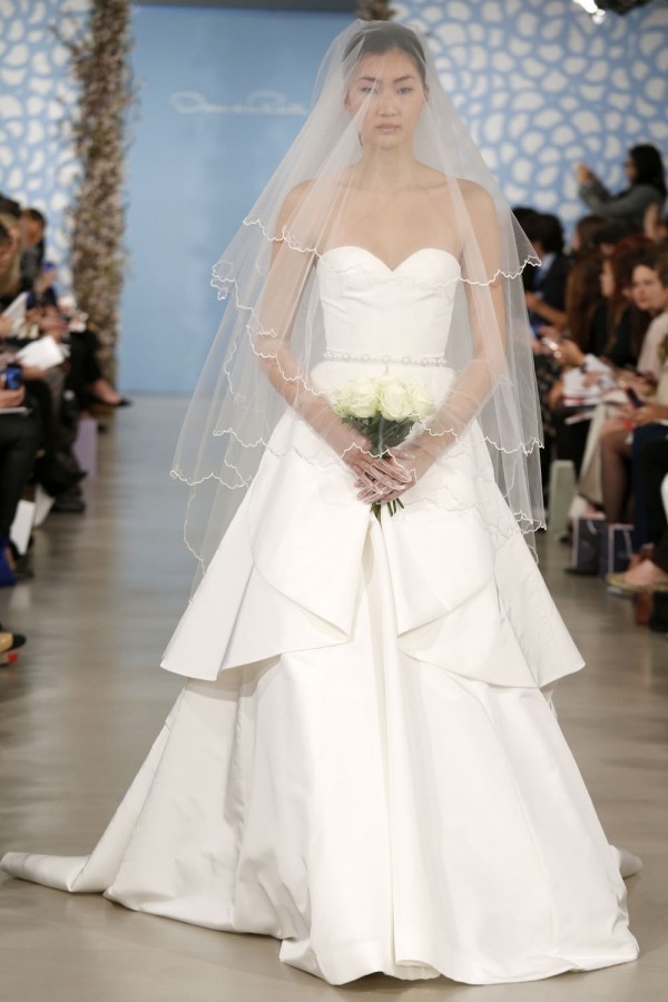 Mùa cưới 2014: Váy cưới trơn lên ngôi 16