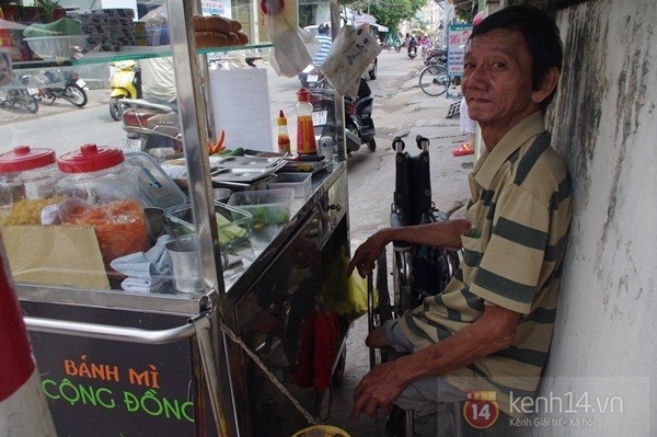 Những xe bánh mì đặc biệt của người nghèo, người muốn hoàn lương giữa Sài Gòn 7