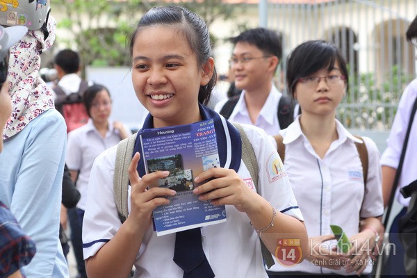 Đề Văn Tốt nghiệp 2013: Cho học sinh ngẫm về hành động cứu người 3
