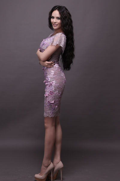 Lại Hương Thảo lên đường dự Miss World từ ngày 3/9.Cuộc thi sẽ diễn ra ở Indonesia từ ngày 3/9 với sự tham gia của 128 thí sinh đến từ các quốc gia và vùng lãnh thổ. Đêm chung kết diễn ra vào lúc 20h tối 27/9.