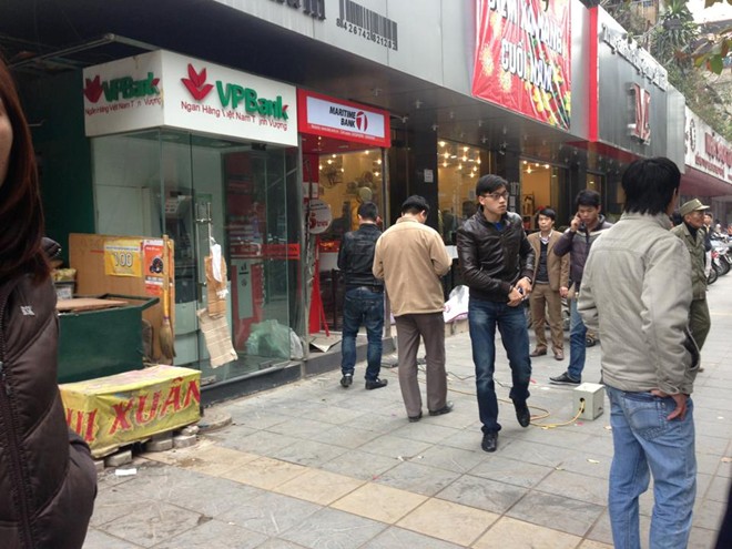 Cây ATM bị phá tung giữa Hà Nội, tiền bị rút sạch 2