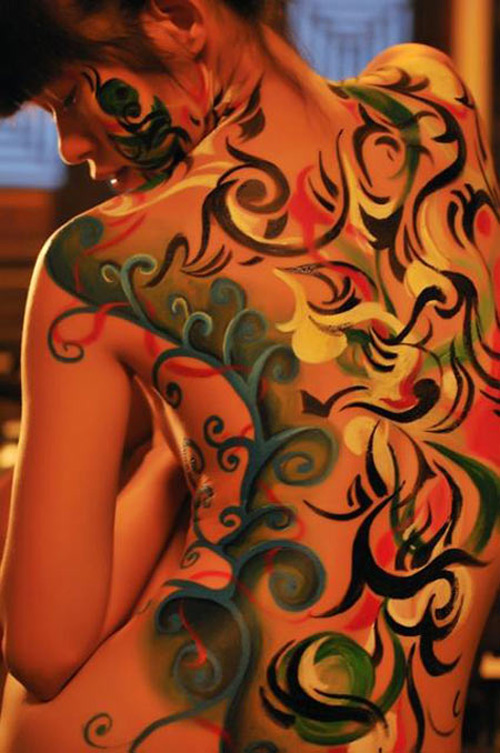 Mỹ nhân Việt sẵn sàng nude 100% cho body painting