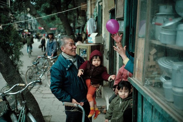 Bộ ảnh sống động về Hà Nội năm 1989 của nhiếp ảnh gia người Mỹ 10