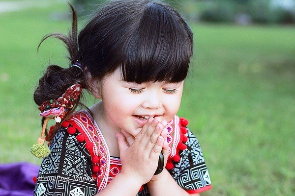 Cô bé 3 tuổi xinh như thiên thần nổi tiếng khắp Thái Lan 11