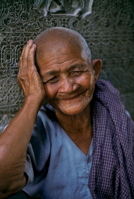 Cụ già người Campuchia
