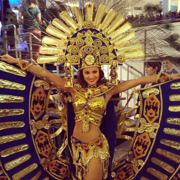 Thí sinh Miss Universe 2013 lộng lẫy trong đêm trình diễn trang phục Dân tộc 16