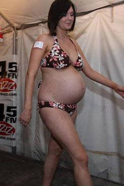 Độc đáo cuộc thi bikini cho bà bầu - 7