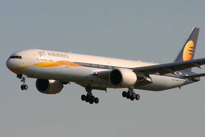 Boeing 777 rơi tự do 1.500 m vì phi công ngủ gật