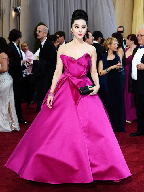 Soi váy hàng hiệu đẳng cấp tại Oscar 2013 - 5