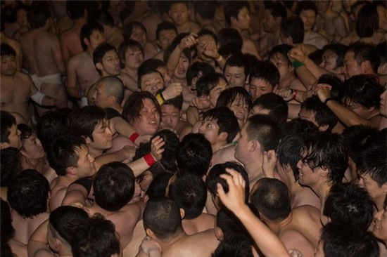 Đến Nhật Bản xem lễ hội khỏa thân &quot;độc nhất vô nhị&quot; 10