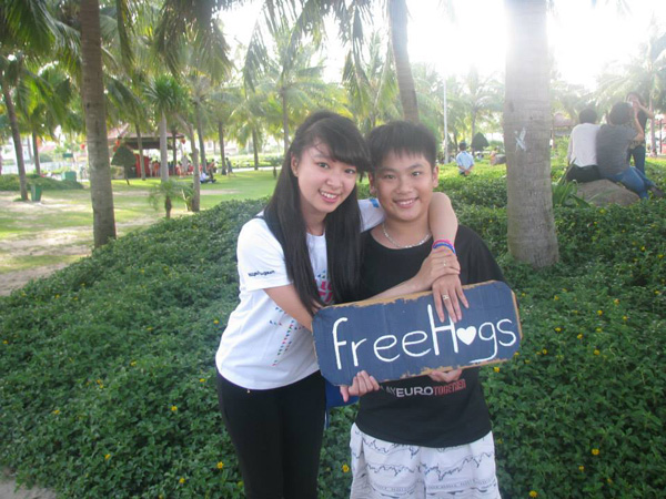 Du khách nước ngoài ấn tượng mạnh với “Ngày hội Free Hugs” 7
