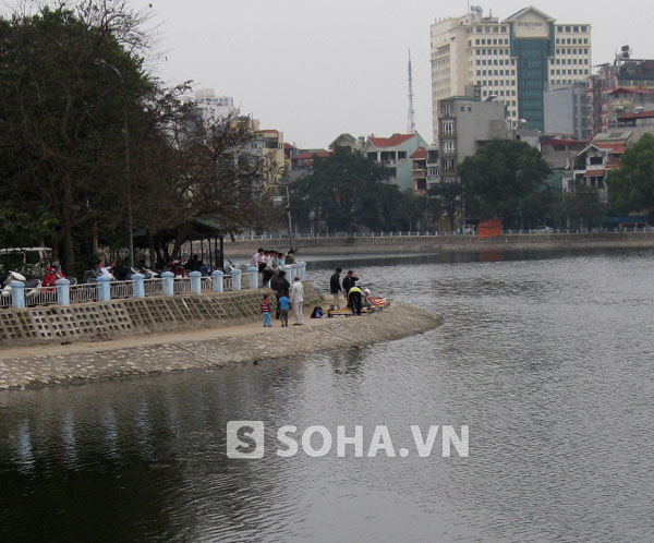 Khu vực hồ Xã Đàn - nơi người dân đã bắt được đôi cá rồng quý của đại gia đem thả.