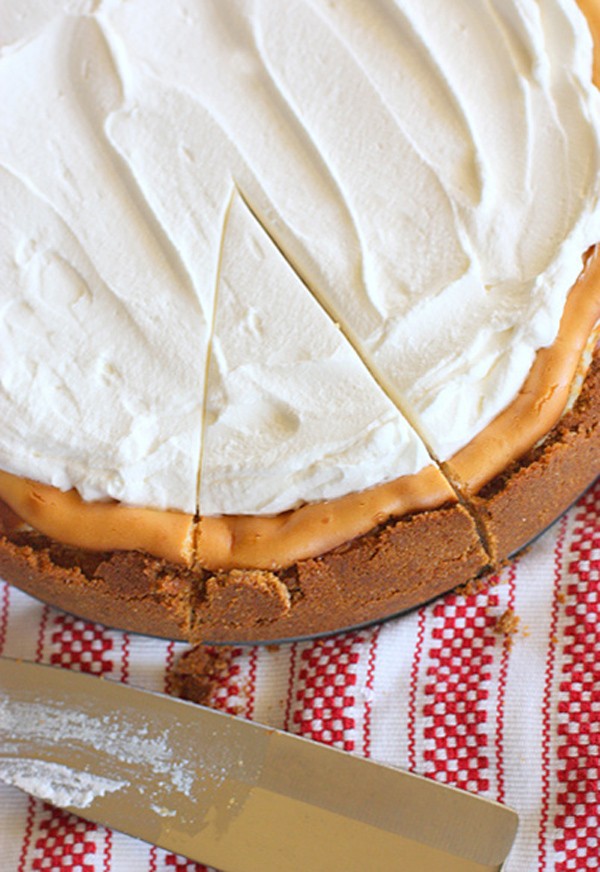 Cheesecake nướng phủ sốt caramel thơm lừng 8
