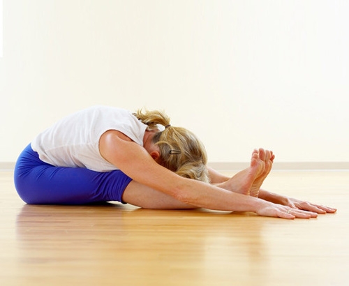 6 động tác yoga làm giảm đau lưng - 5
