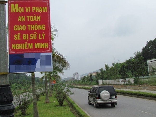 Những lỗi &quot;khó đỡ&quot; trên băng rôn, khẩu hiệu ở Việt Nam 9