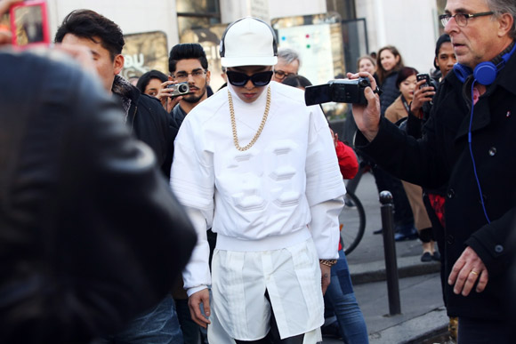 Street style cực chất của GDragon và Taeyang tại Paris Fashion Week