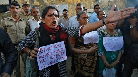 Đi nhờ xe, nữ du khách Mỹ bị hiếp tập thể ở Ấn Độ