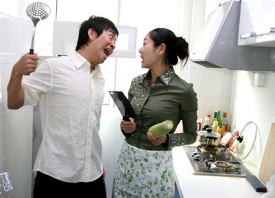 asian-couple-kitchen-knives-fight.jpg
