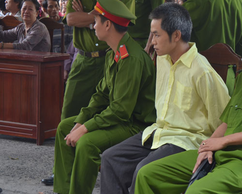 Kẻ thiêu chết thiếu nữ trước phòng trà ở Đà Nẵng lĩnh án tù chung thân 3