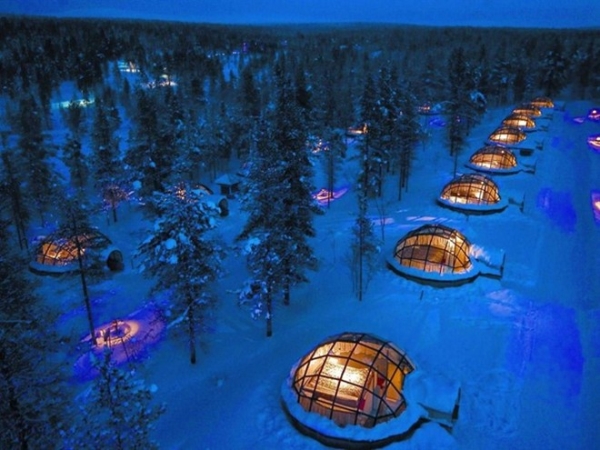 Trải nghiệm giấc ngủ trong khu lều tuyết bằng kính và chiêm ngưỡng những ngôi sao ở khách sạn Kakslauttanen, nằm trong vùng hoang dã của Phần Lan.