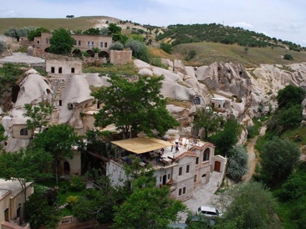 Khách sạn Hang Gamirasu (Thổ Nhĩ Kỳ) là một trong những khách sạn hang động đẹp nhất ở khu vực Cappadocia, Thổ Nhĩ Kỳ.