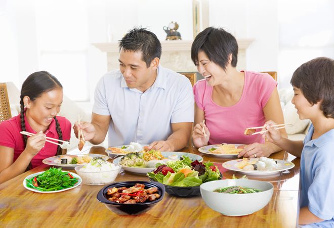 Bữa cơm gia đình là yếu tố giúp giữ lửa yêu thương cho tổ ấm.