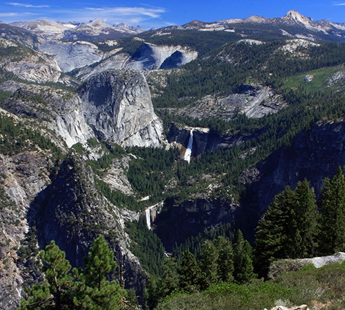 Yosemite-Valley-California-2_1378718179.