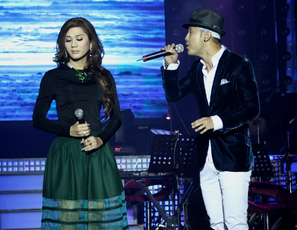 Ưng Hoàng Phúc xuất hiện trong buổi họp báo và song ca với Khanh Chi Lâm một liên khúc nhạc trữ tình. Cả hai sắp phát hành chung một album thuộc thể loại này trong thời gian tới.