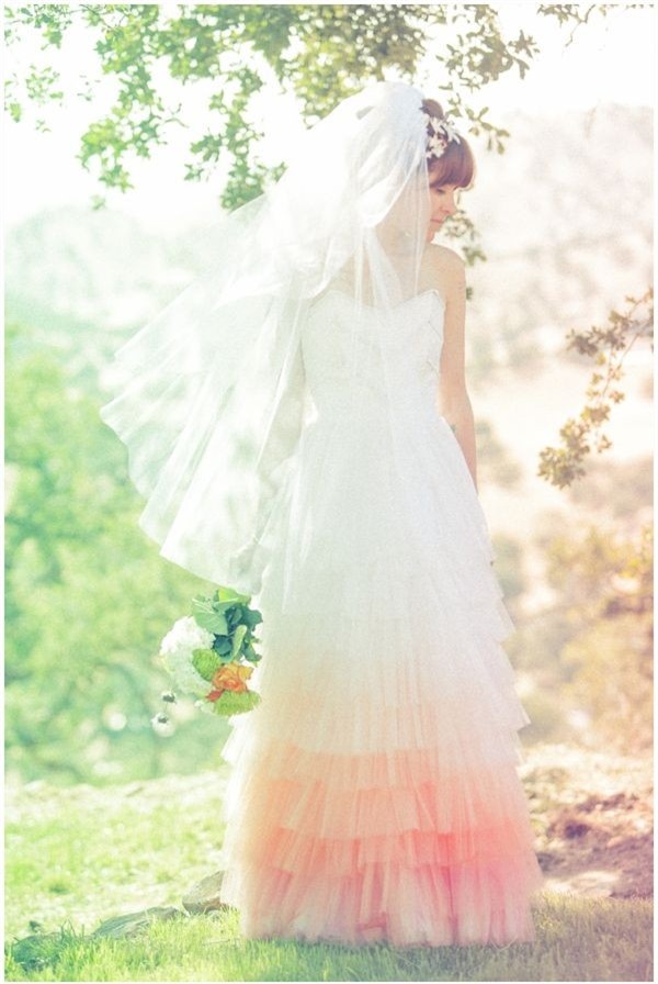 Đẹp dịu dàng với 6 xu hướng váy cưới Xuân 2014 16