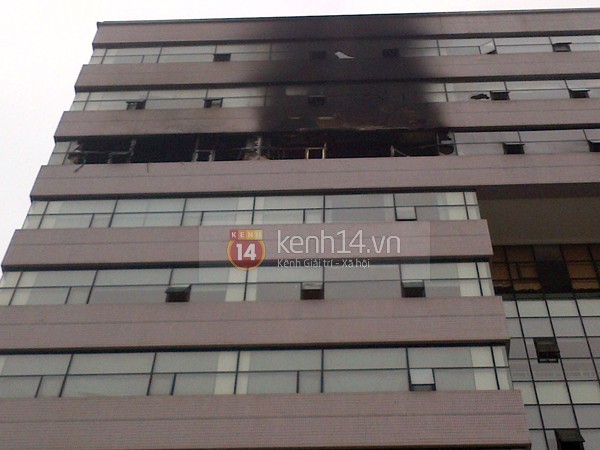 Cháy dữ dội tại tòa nhà 12 tầng của đại học Ngoại thương Hà Nội 10