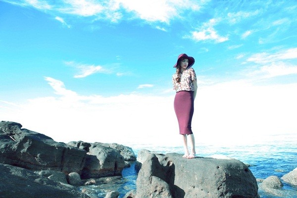 Hồ Ngọc Hà đẹp như tranh trong MV quay ở biển và rừng 13