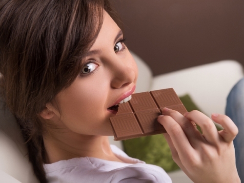 Tại sao phụ nữ nên ăn nhiều sôcôla?