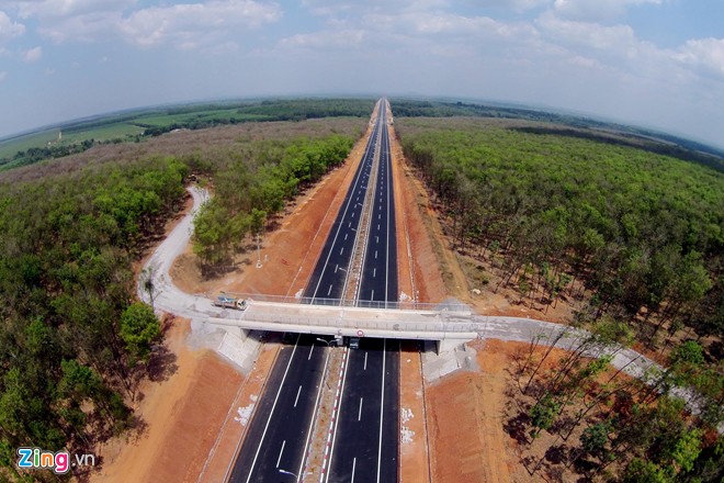 Cao tốc hiện đại nhất Việt Nam trước lễ thông xe