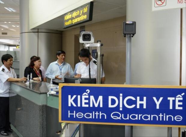 Việt Nam tăng cường kiểm soát tại cửa khẩu nhằm ngăn dịch Ebola xâm nhập. Ảnh: Hà An. 