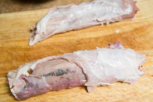 Thịt lợn cuộn nấm nướng lạ miệng - 7