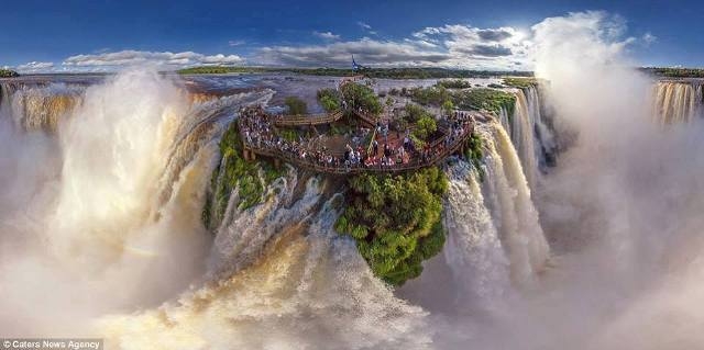 Nổi tiếng trên toàn thế giới, Iguazu là một trong những thác nước thiên nhiên hùng vĩ và cao ngoạn mục, được nhiều người vighé thăm nhiều nhất ở Nam Mỹ.