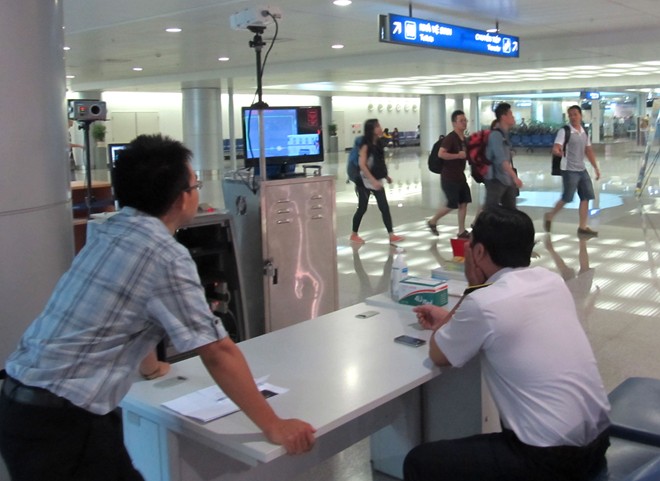Sân bay Tân Sơn Nhất chặn đường Ebola vào Việt Nam