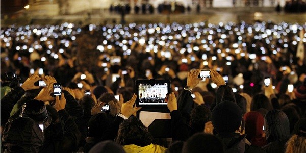 Thế giới sửng sốt vì bức ảnh &quot;sự khác biệt ở Tòa thánh Vatican năm 2013 và 2005&quot; 3